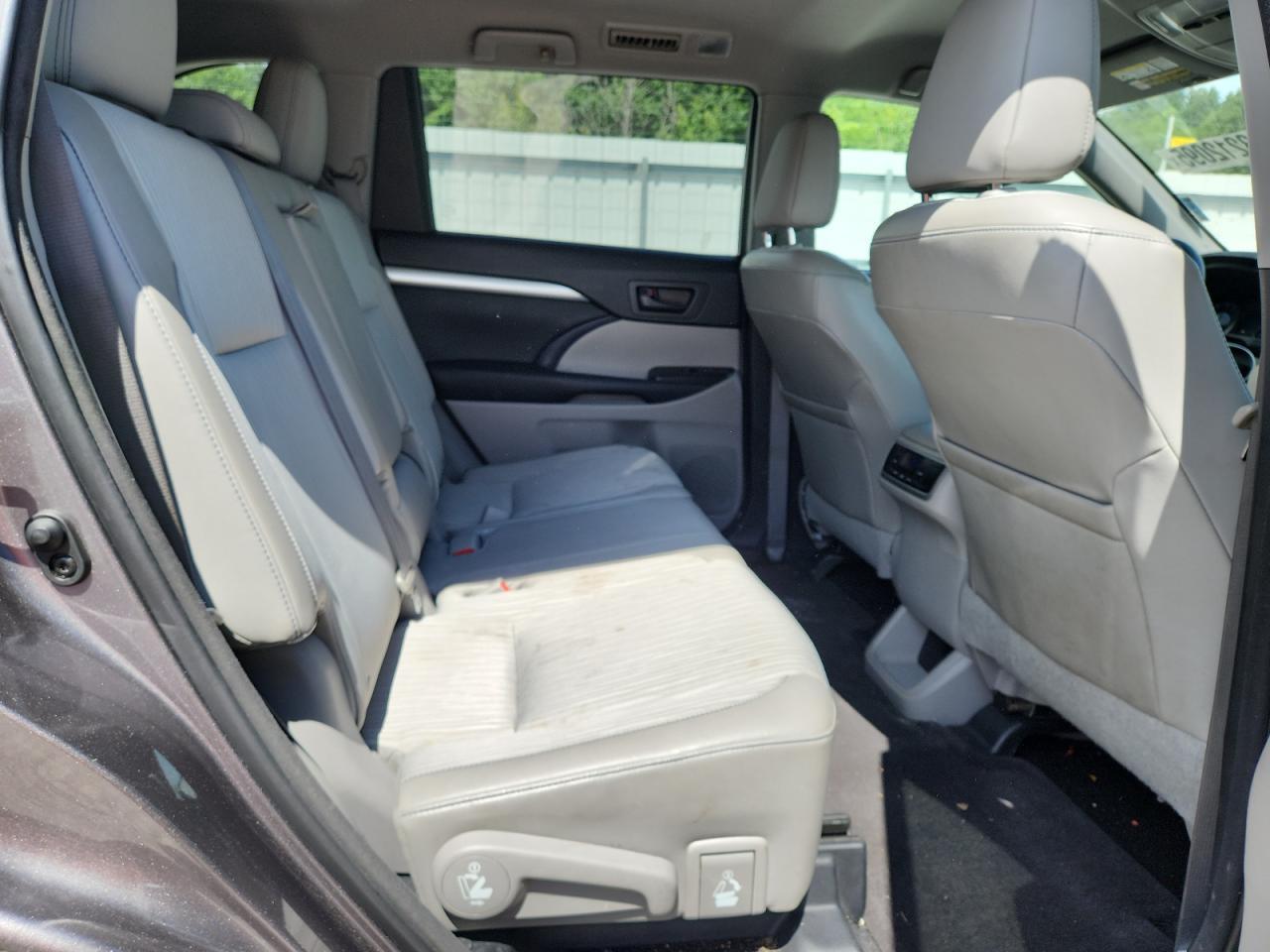 2015 TOYOTA HIGHLANDER