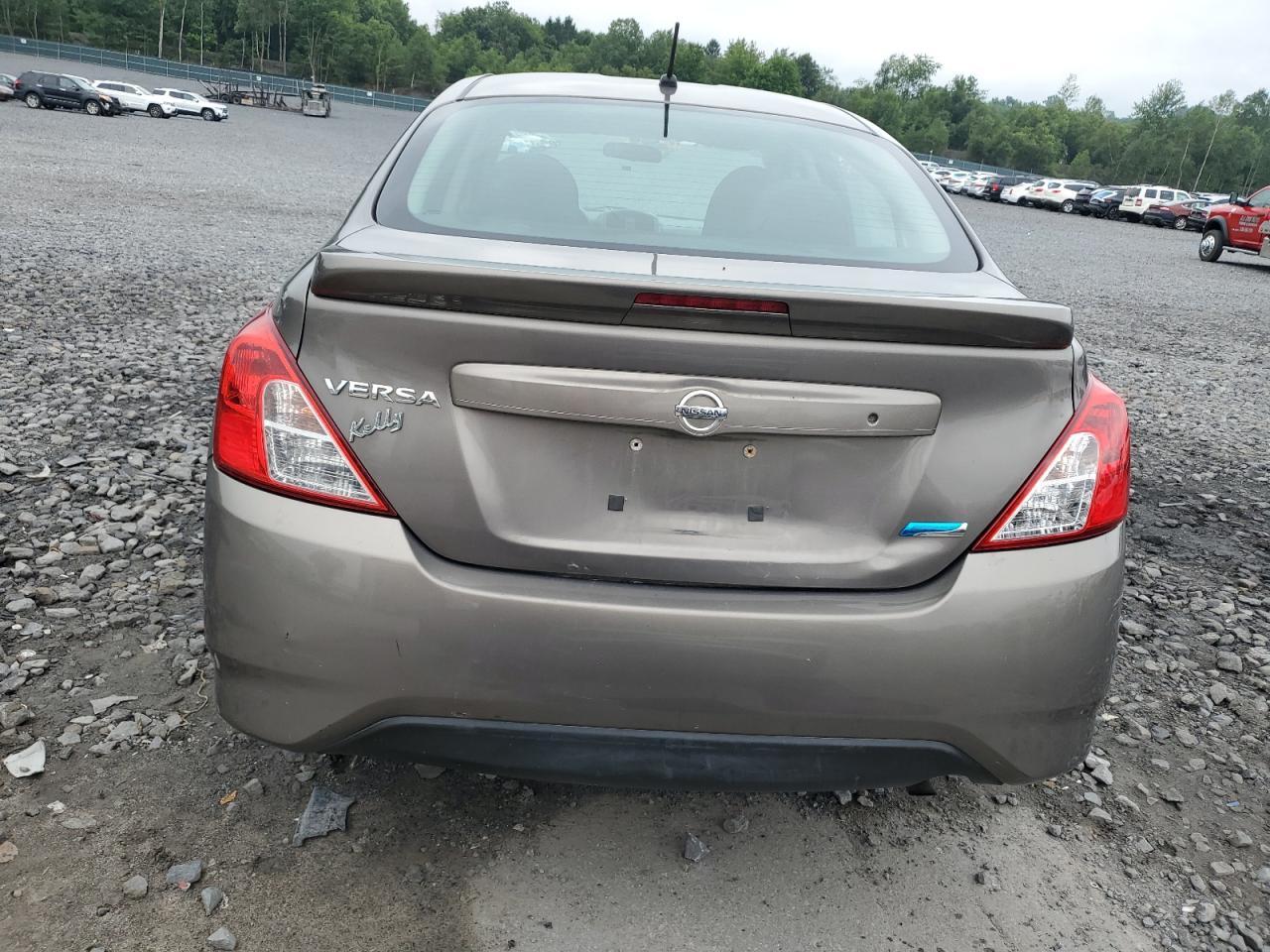 2015 NISSAN VERSA