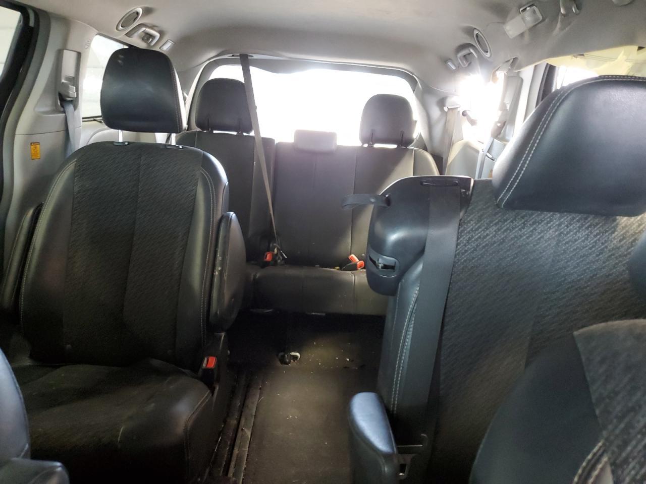 2013 TOYOTA SIENNA