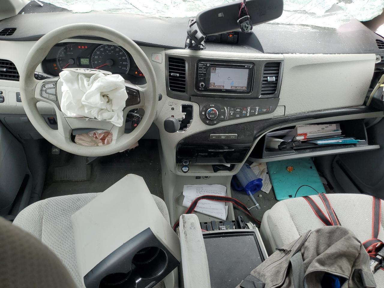 2013 TOYOTA SIENNA