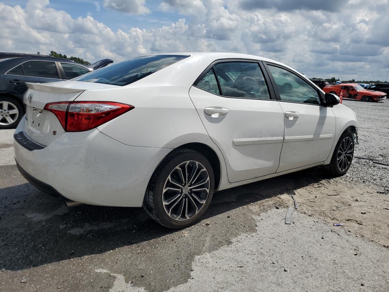 2015 TOYOTA COROLLA