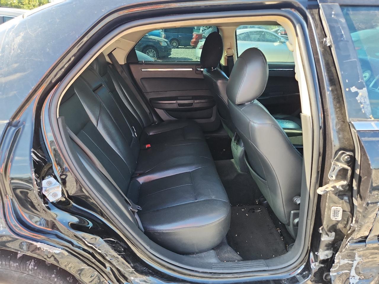 2010 CHRYSLER 300