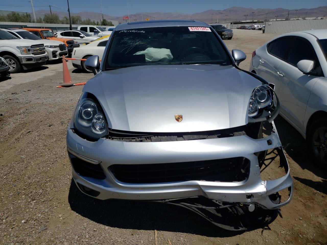 2017 PORSCHE CAYENNE