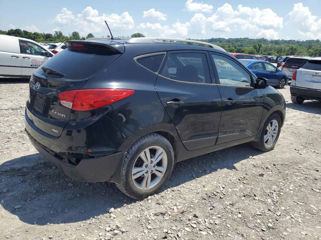 2011 HYUNDAI TUCSON