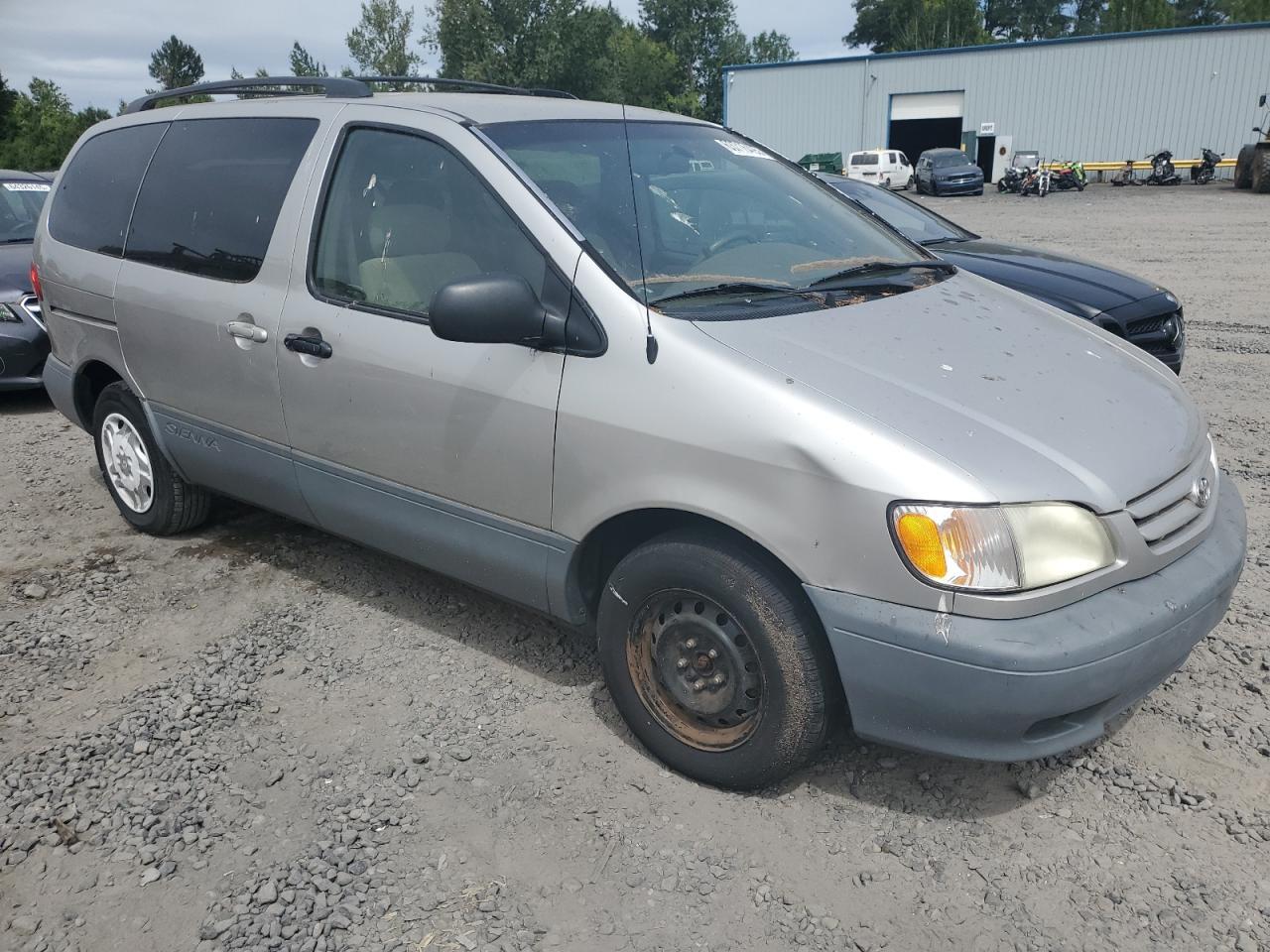 2002 TOYOTA SIENNA