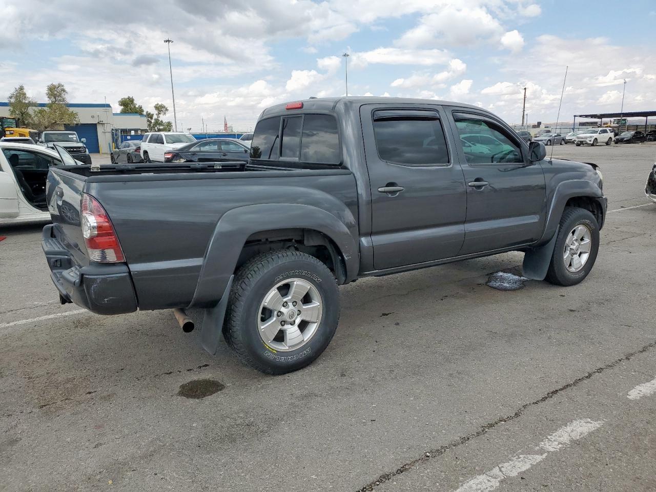 2011 TOYOTA TACOMA
