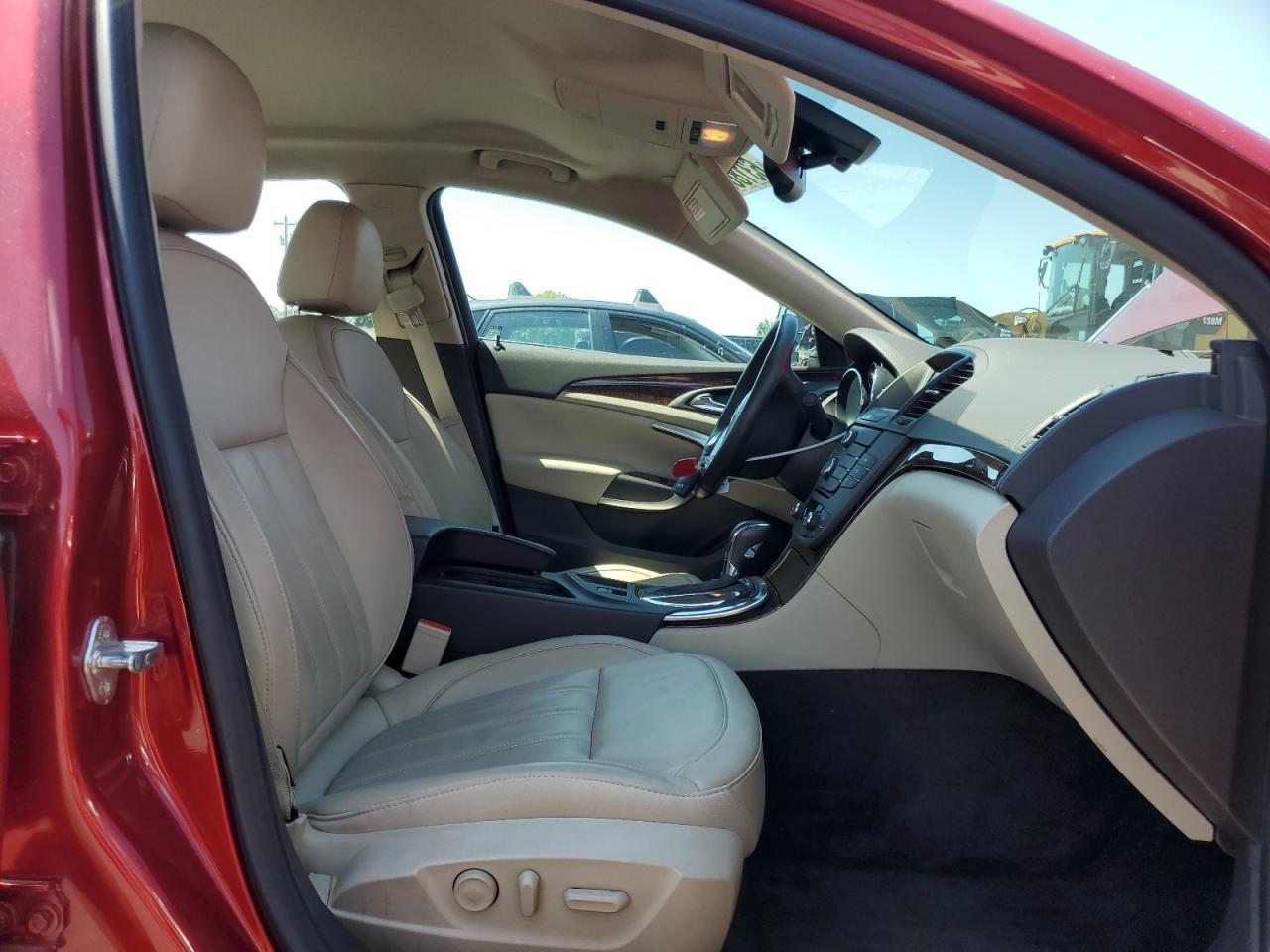2013 BUICK Regal