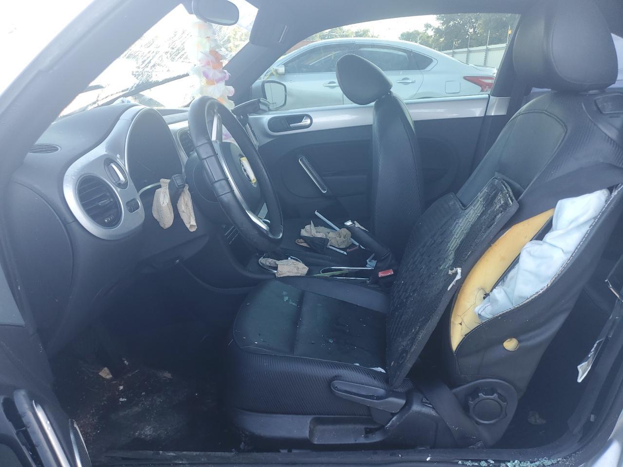 2012 VOLKSWAGEN Beetle