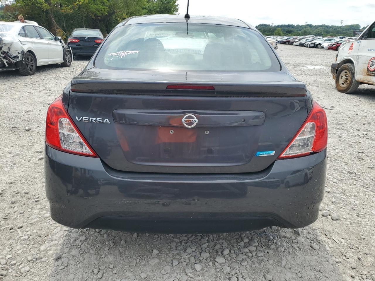 2015 NISSAN VERSA