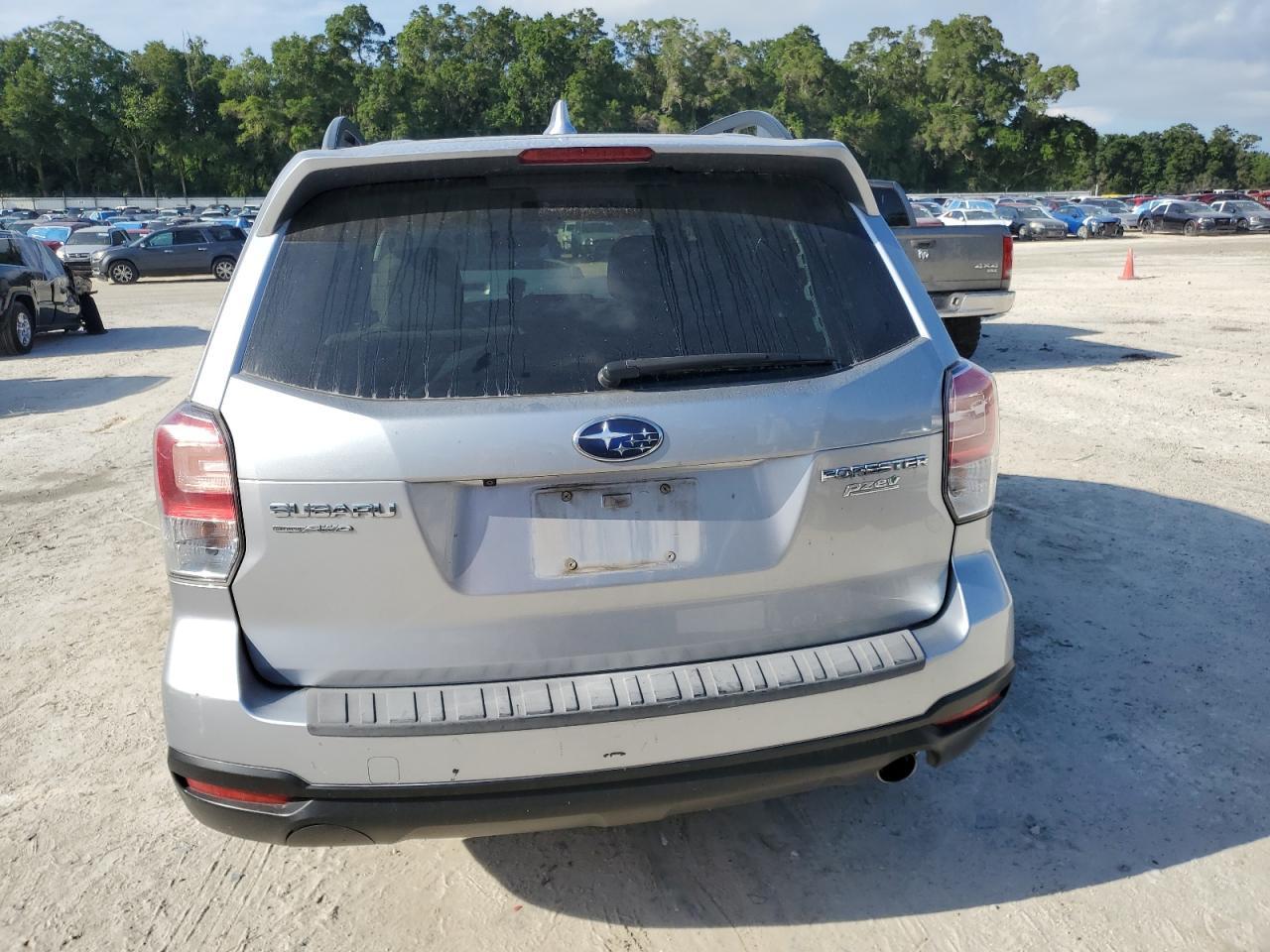2017 SUBARU FORESTER