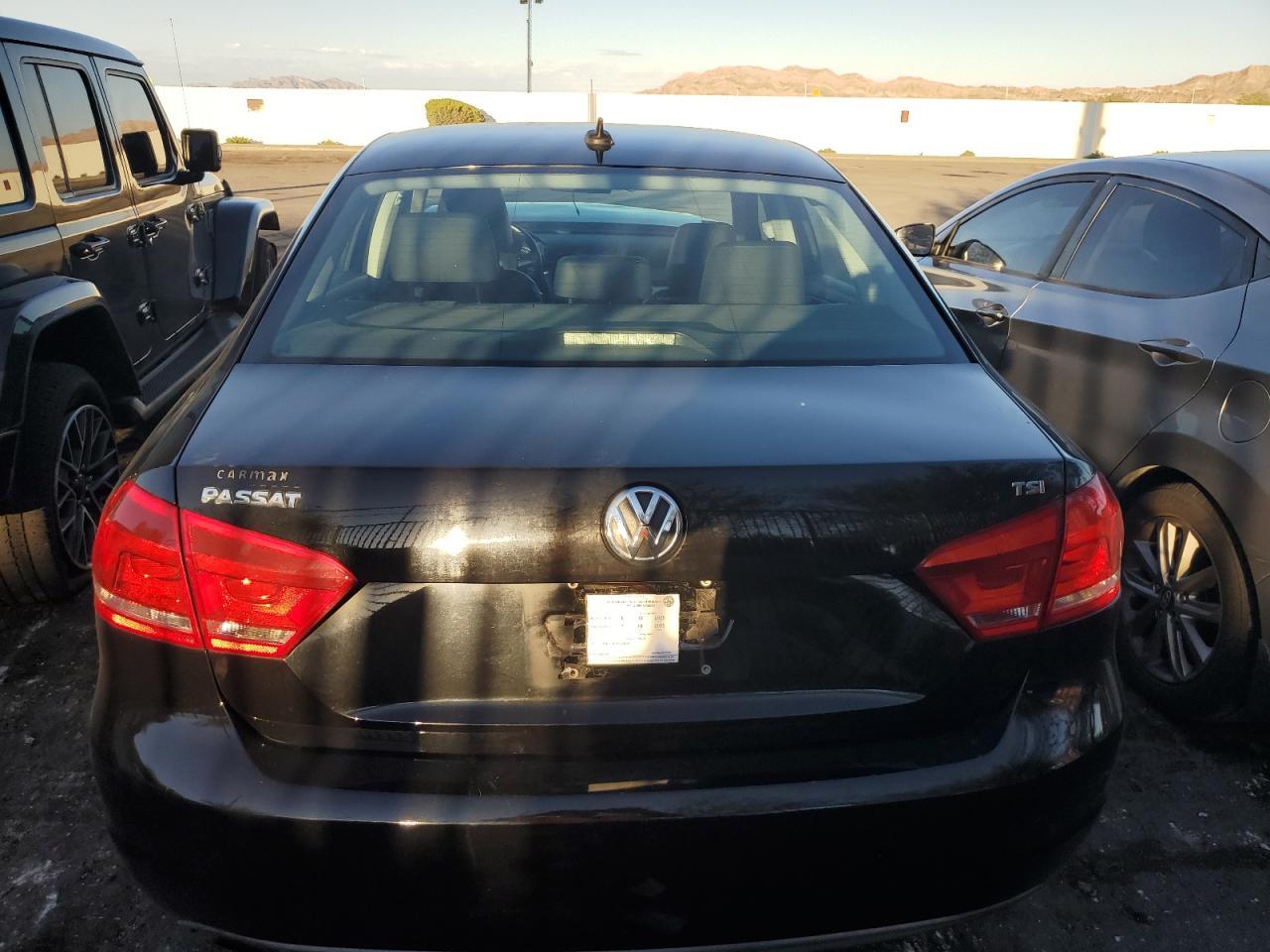 2015 VOLKSWAGEN Passat