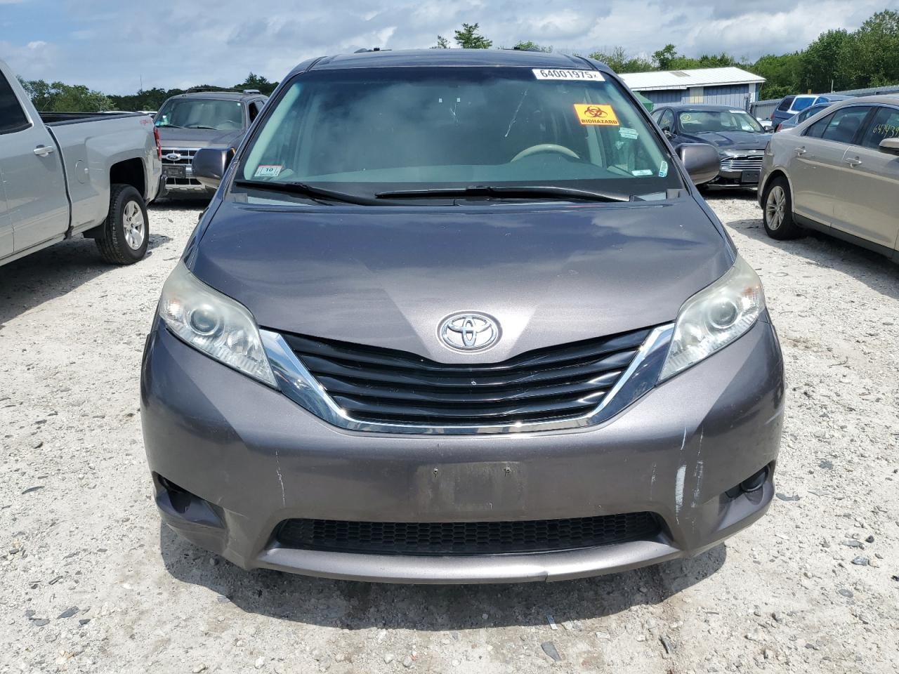 2013 TOYOTA SIENNA