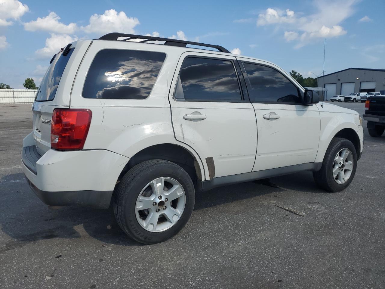 2010 MAZDA Tribute