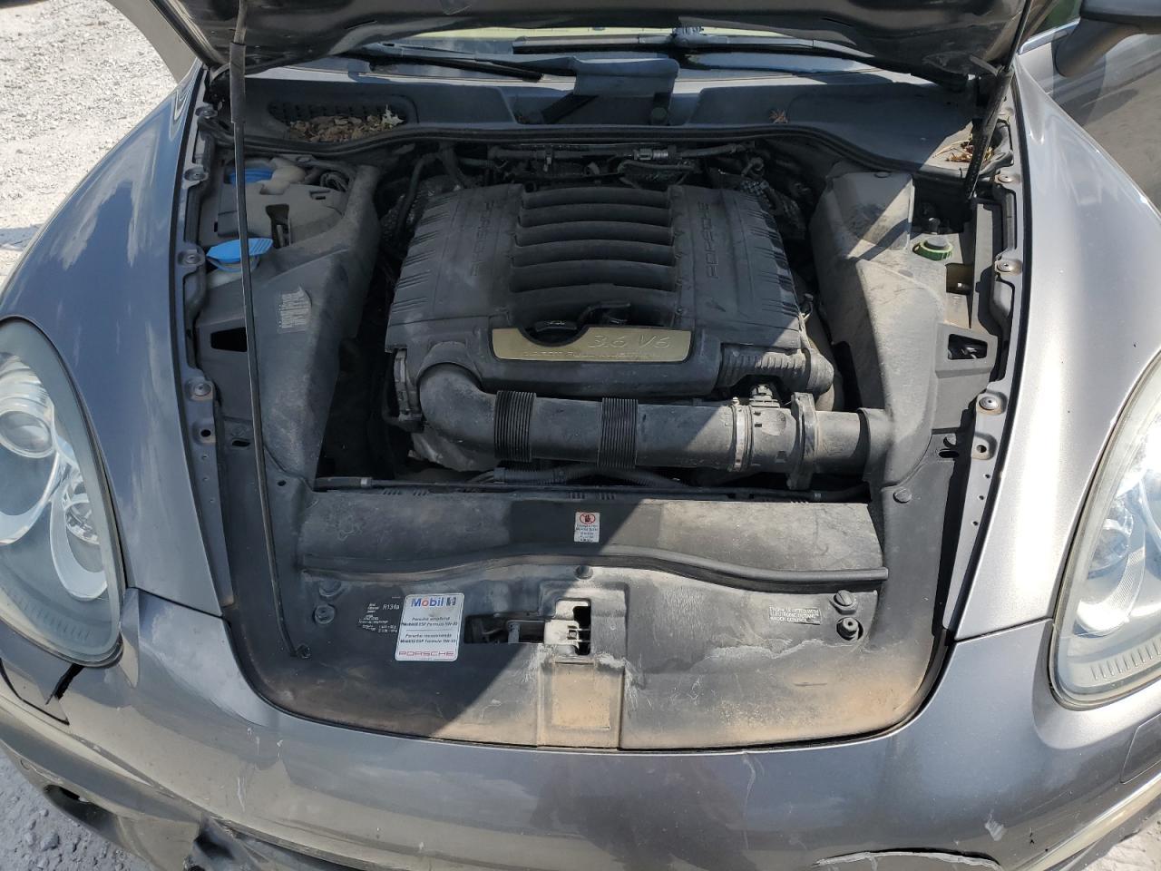 2011 PORSCHE CAYENNE