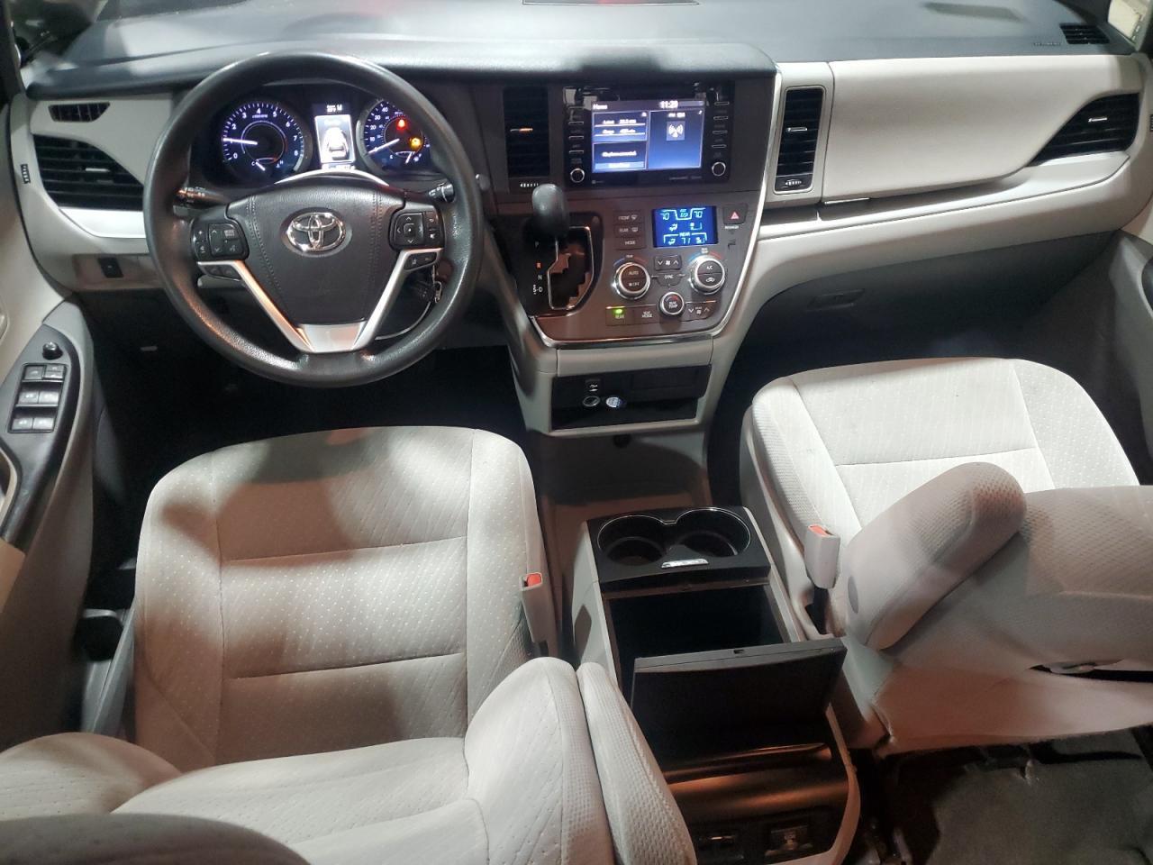 2018 TOYOTA SIENNA