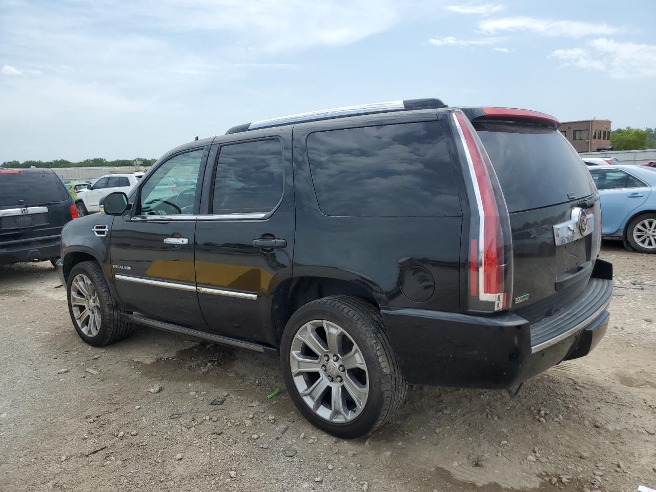 2010 CADILLAC ESCALADE