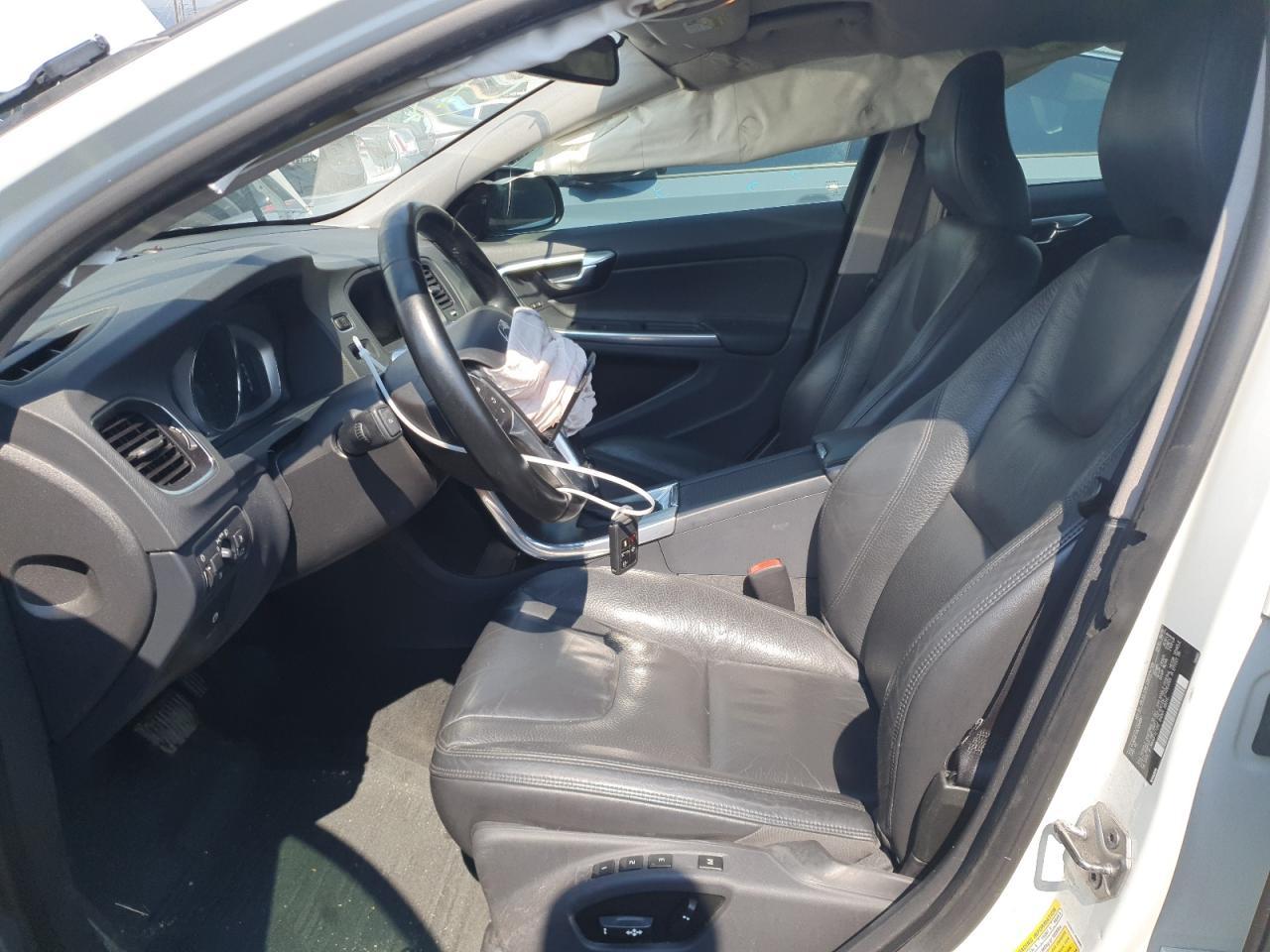 2014 VOLVO S60