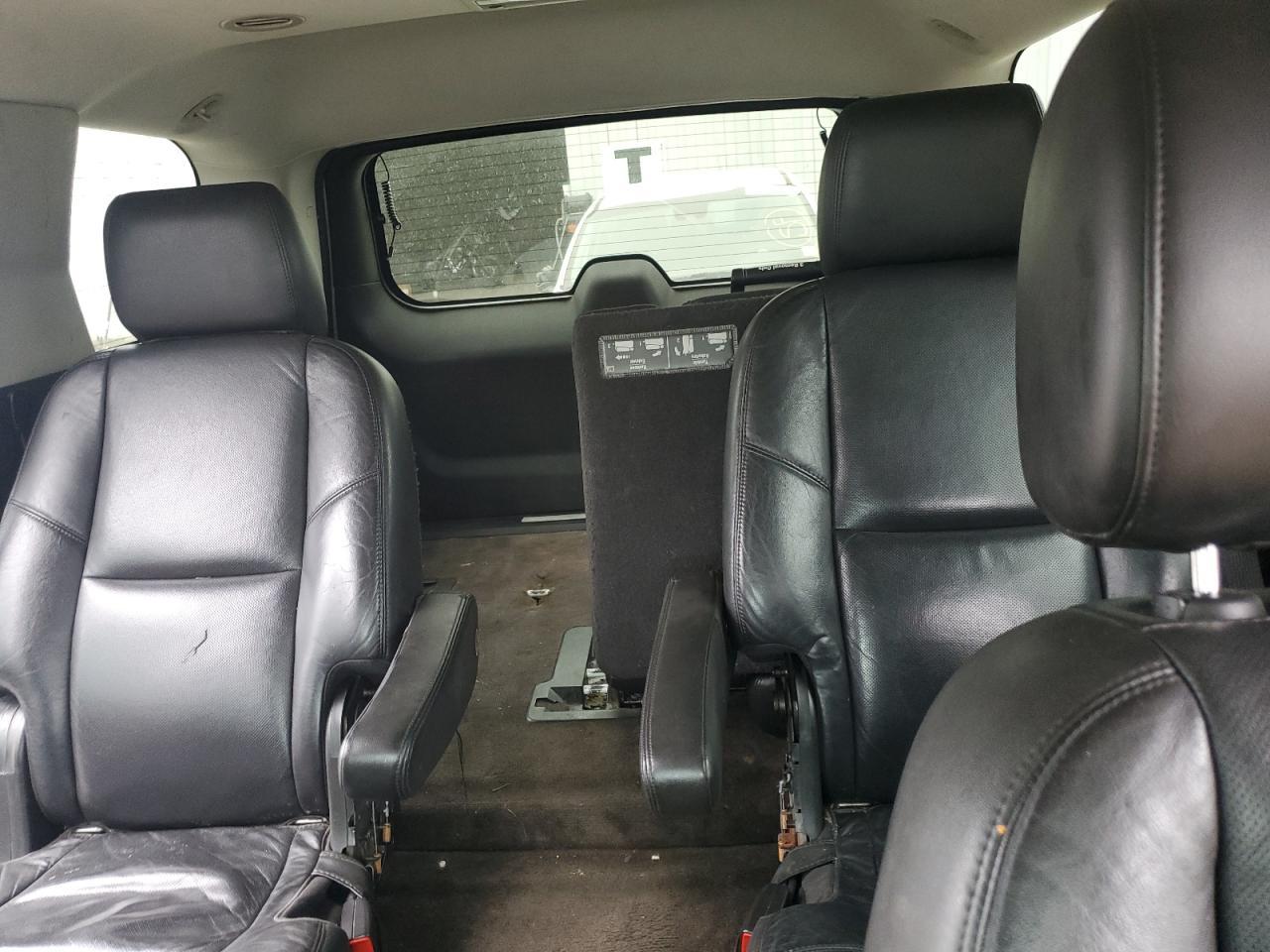 2011 CADILLAC ESCALADE