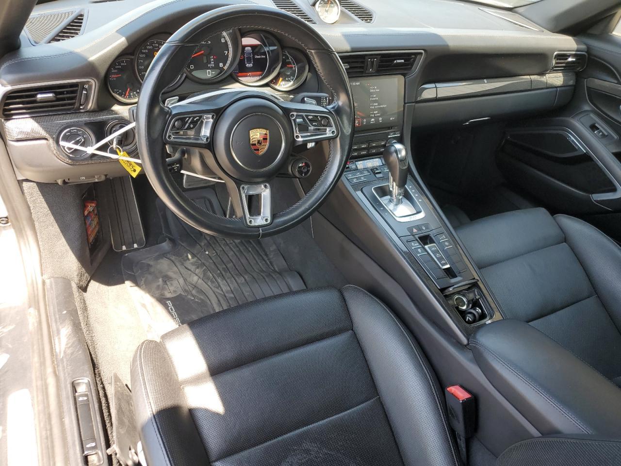 2018 PORSCHE 911