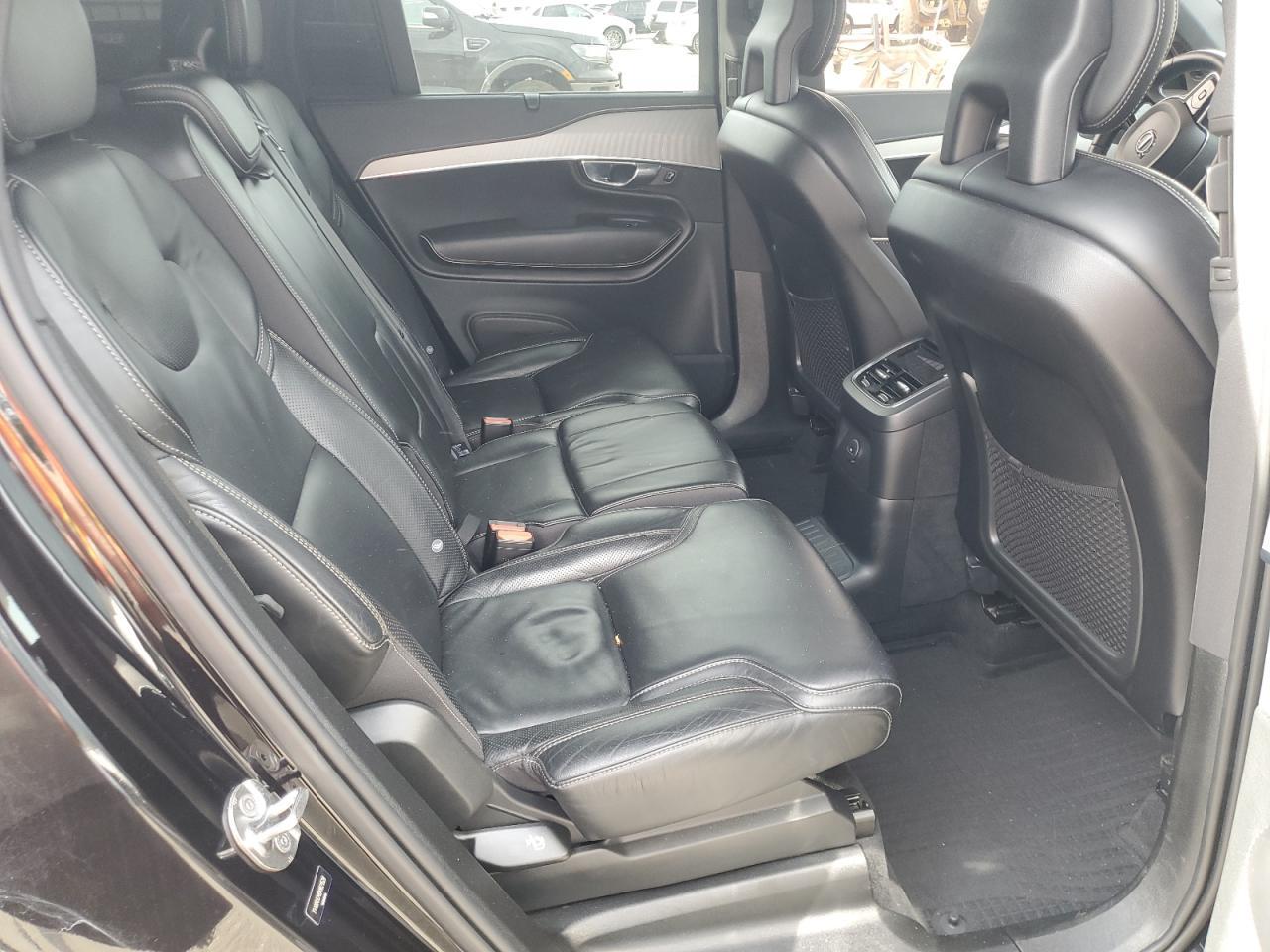 2022 VOLVO XC90