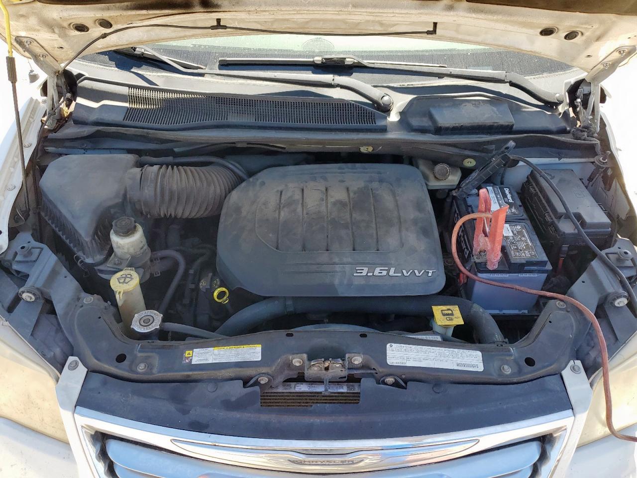 2012 CHRYSLER Town & Country