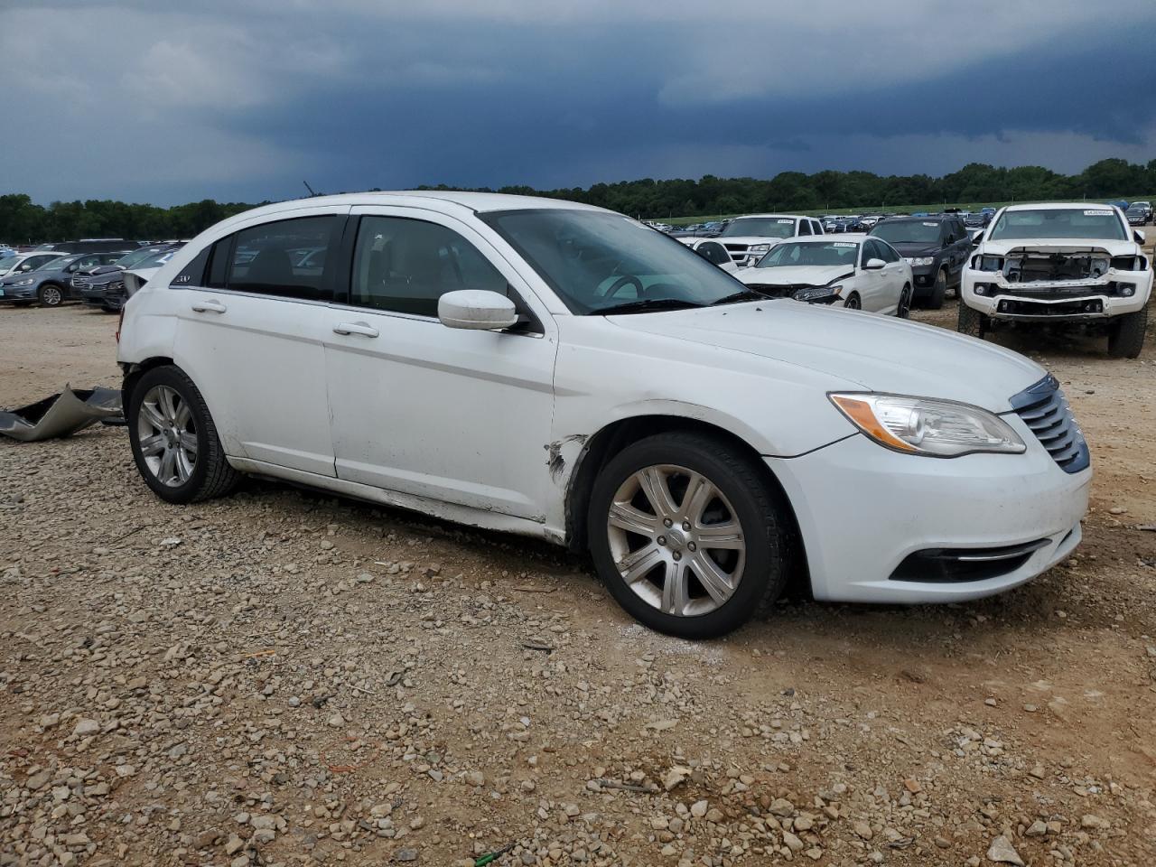 2013 CHRYSLER 200