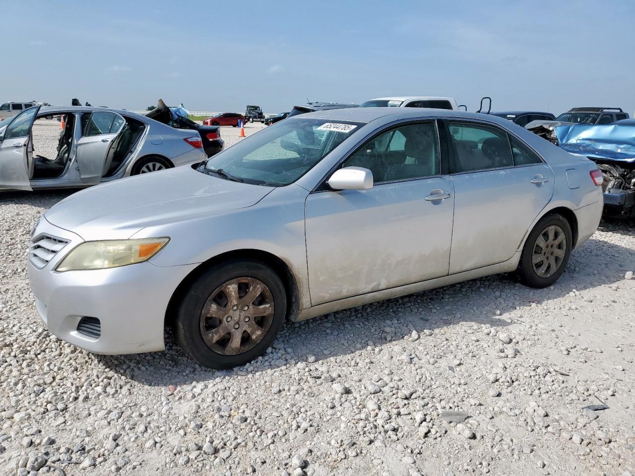 2011 TOYOTA CAMRY