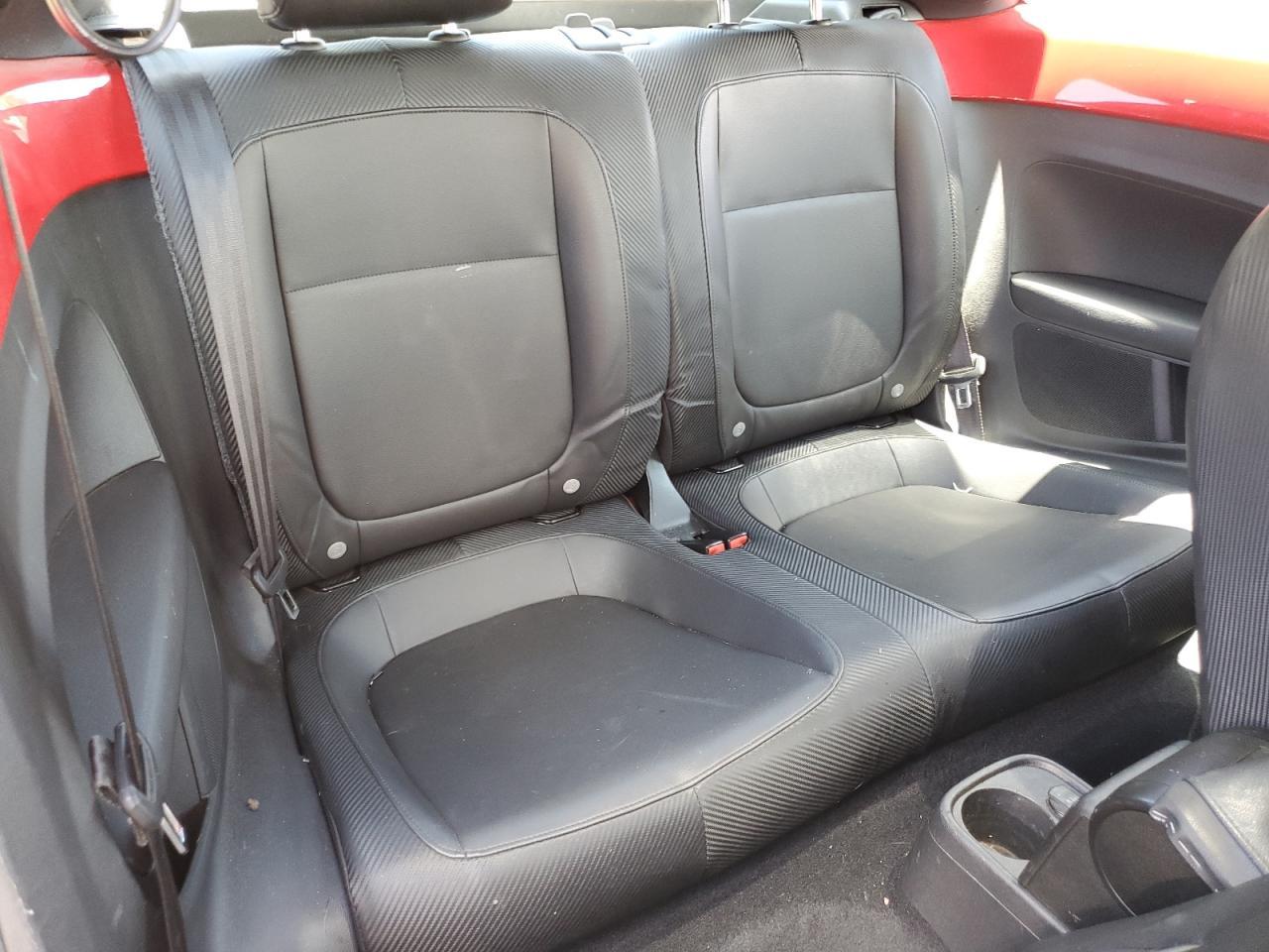 2012 VOLKSWAGEN Beetle