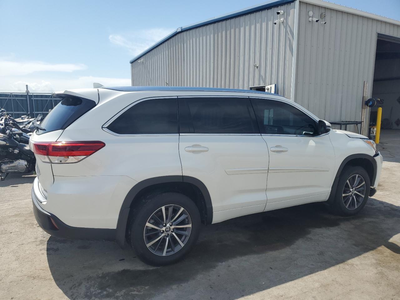 2018 TOYOTA HIGHLANDER