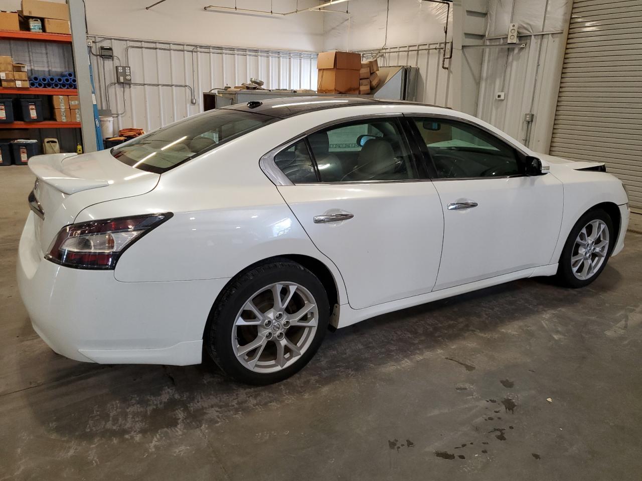 2014 NISSAN Maxima