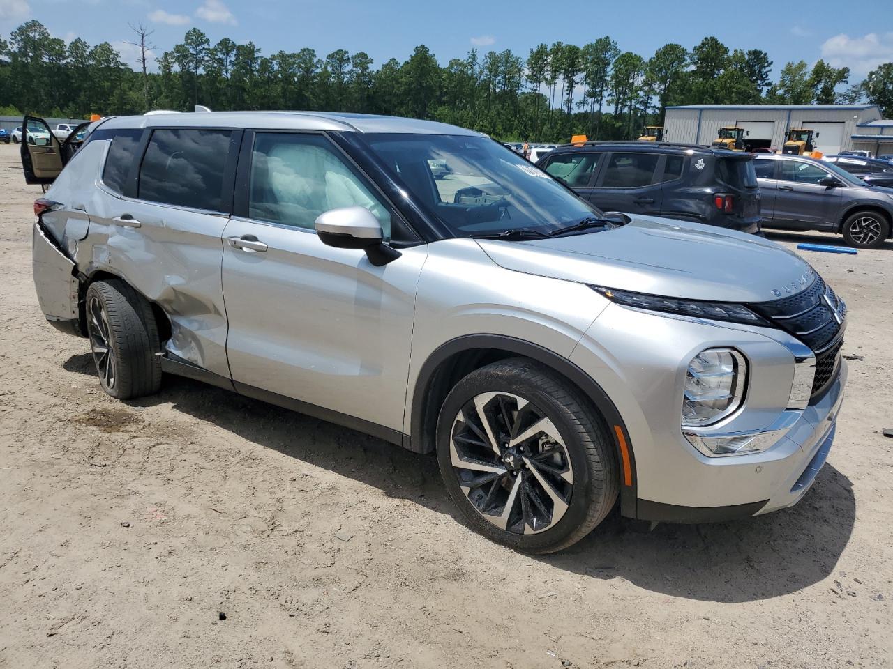 2023 MITSUBISHI outlander