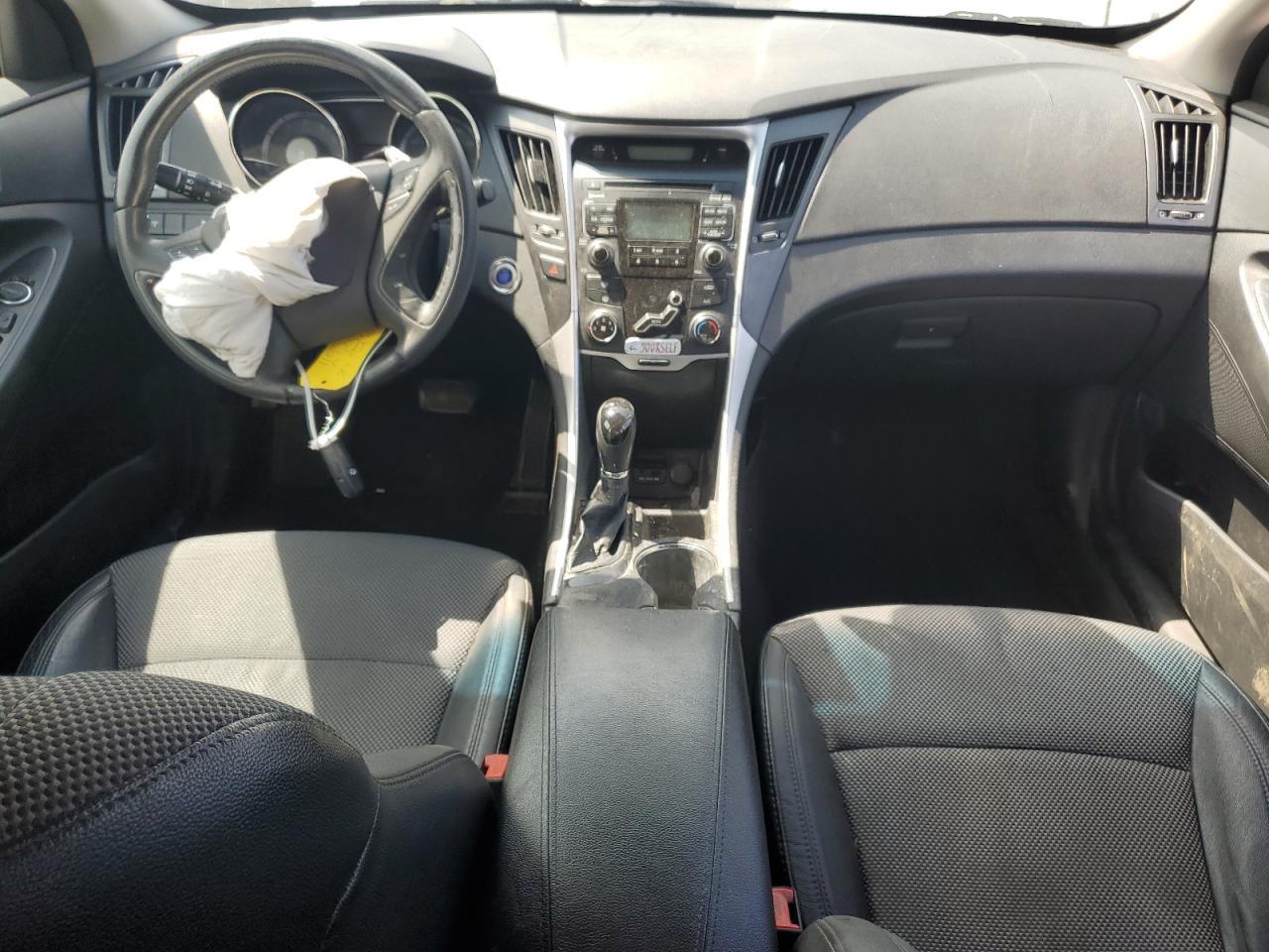 2011 HYUNDAI SONATA