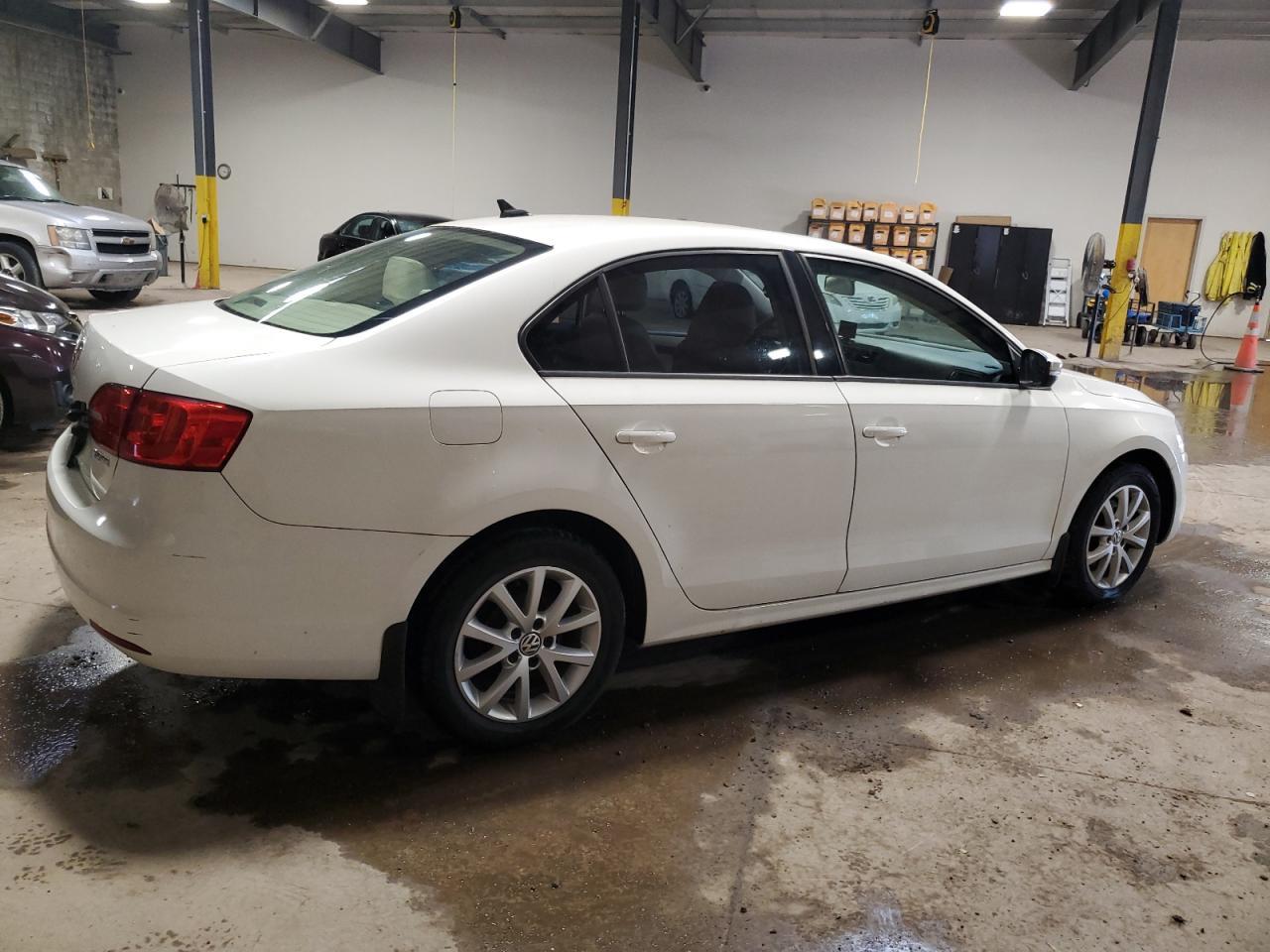 2011 VOLKSWAGEN JETTA