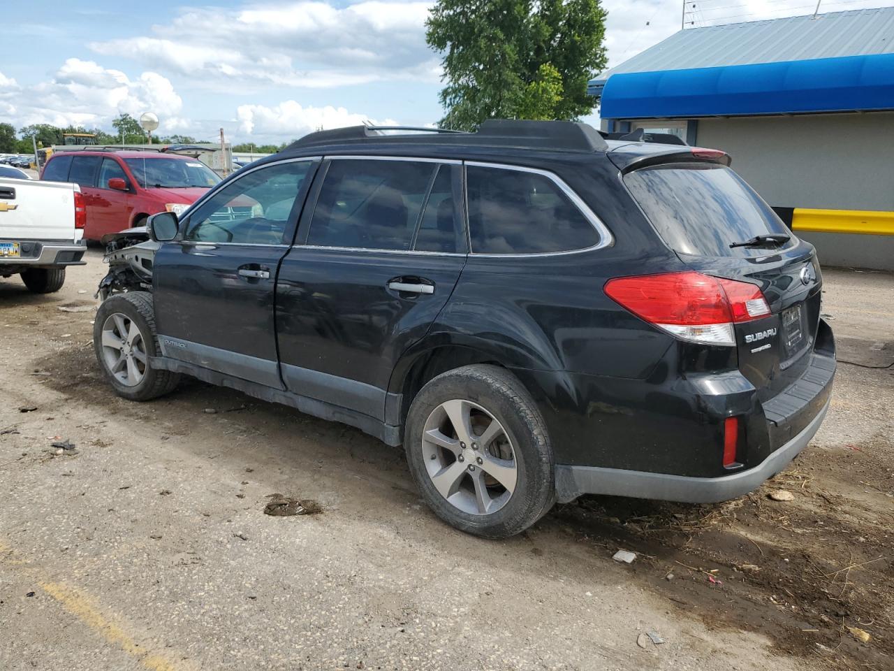 2013 SUBARU Outback
