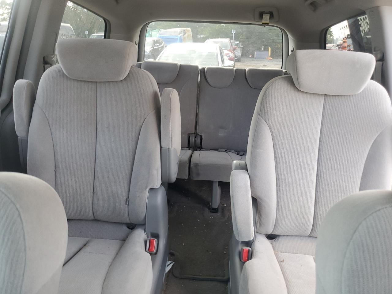 2006 KIA SEDONA