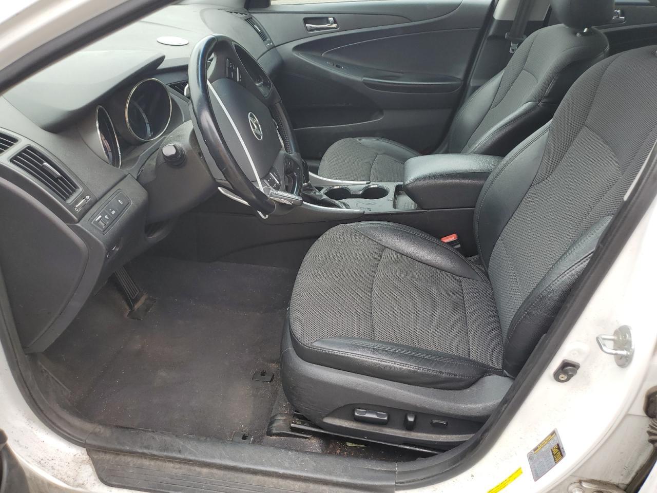 2011 HYUNDAI SONATA