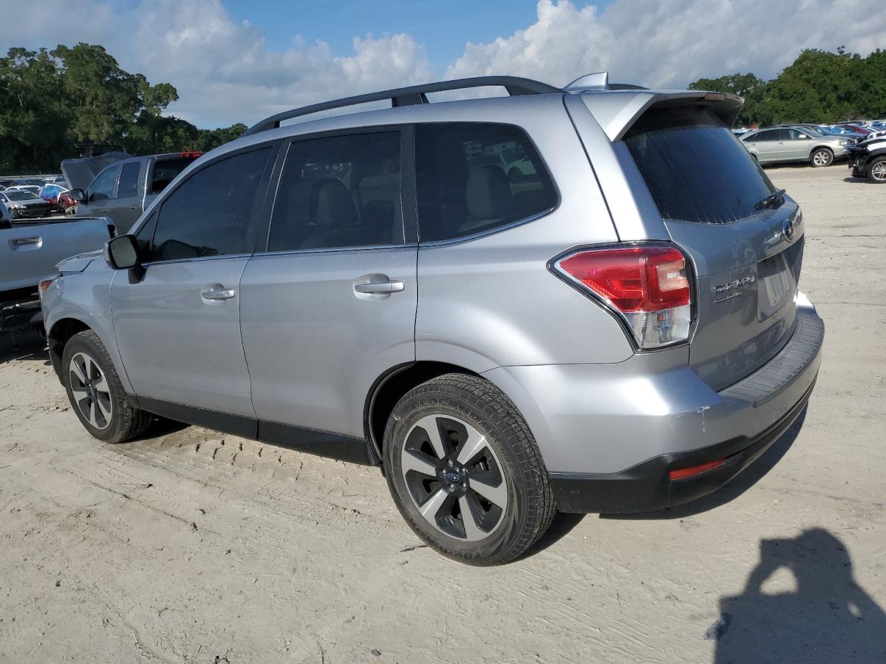 2017 SUBARU FORESTER