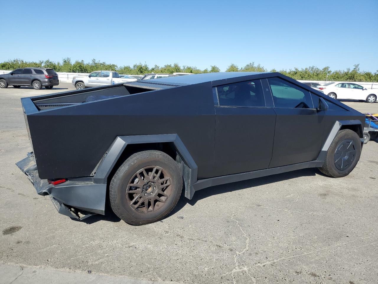 2024 TESLA Cybertruck