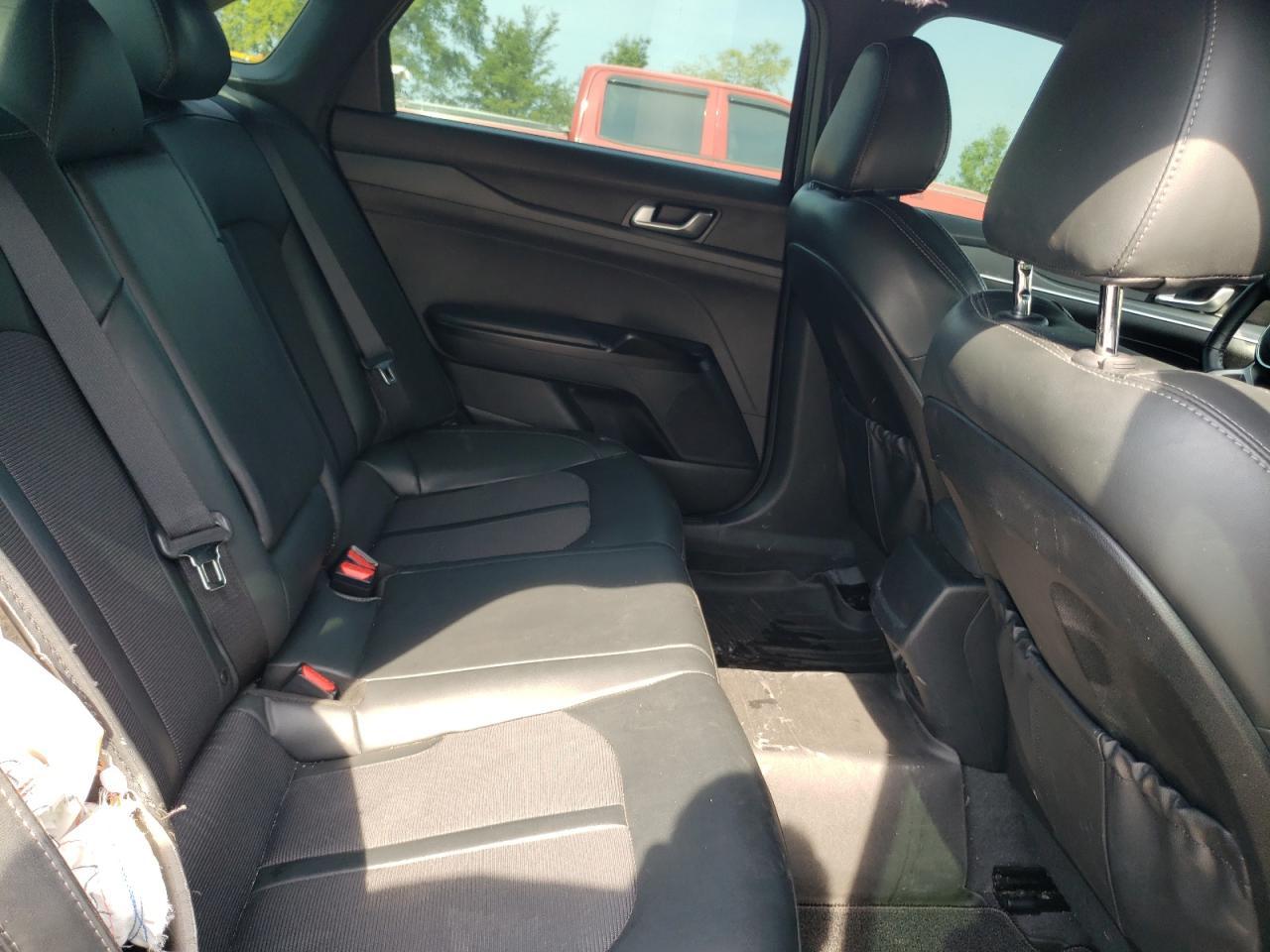 2022 KIA K5