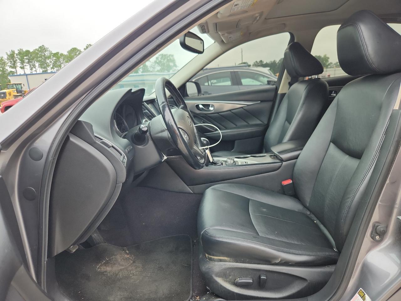 2015 INFINITI Q50