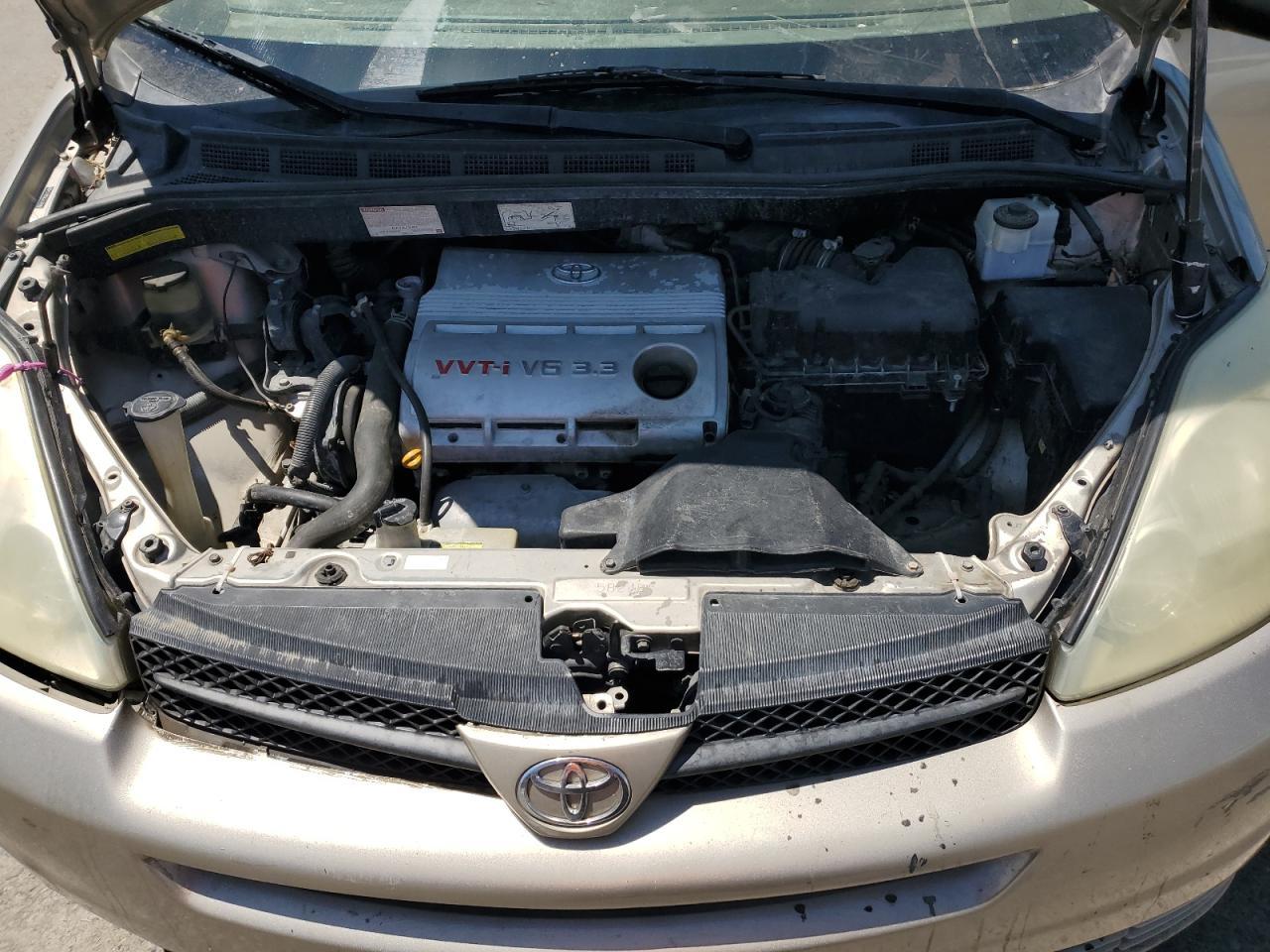 2005 TOYOTA SIENNA