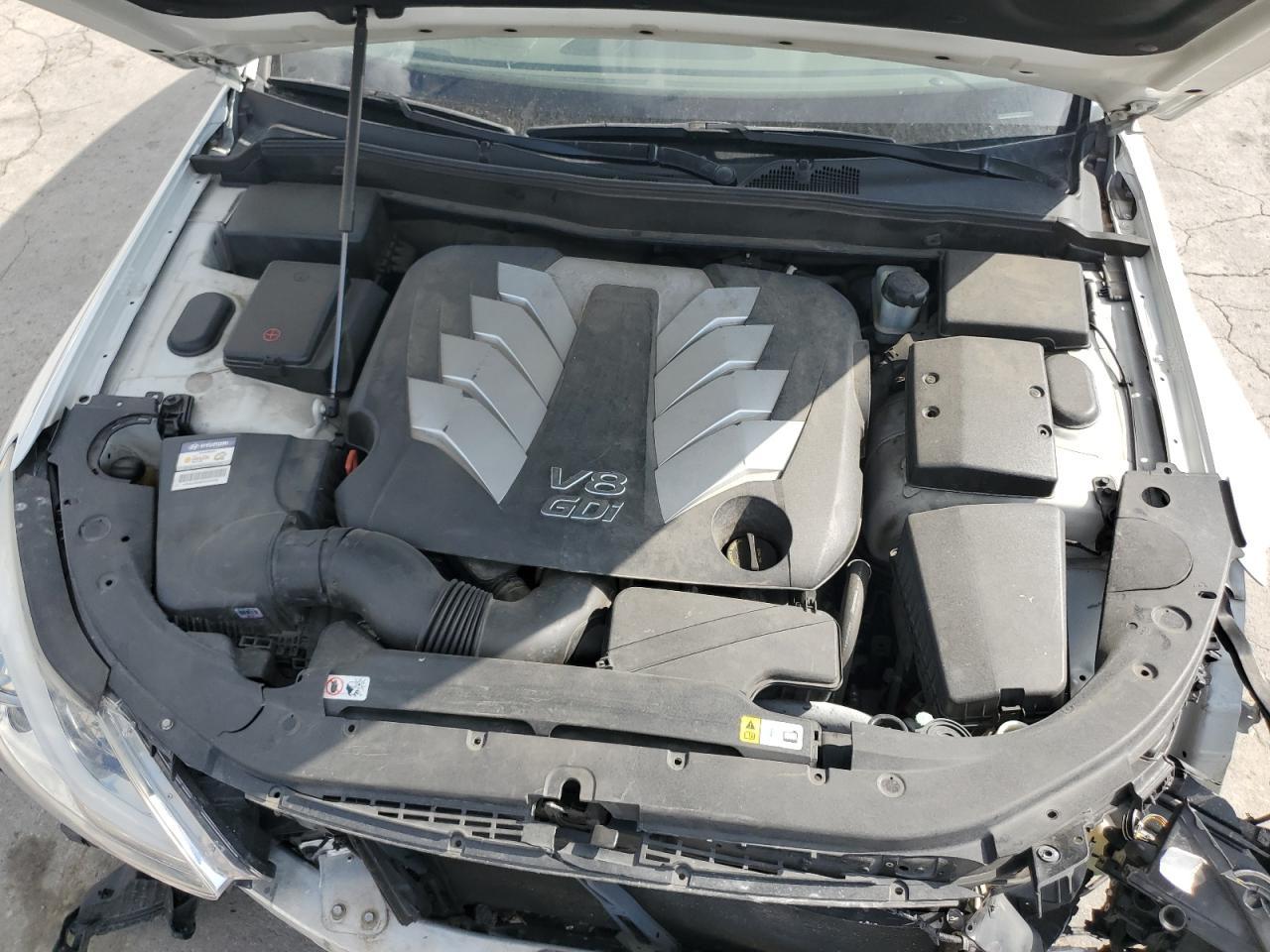 2013 HYUNDAI GENESIS