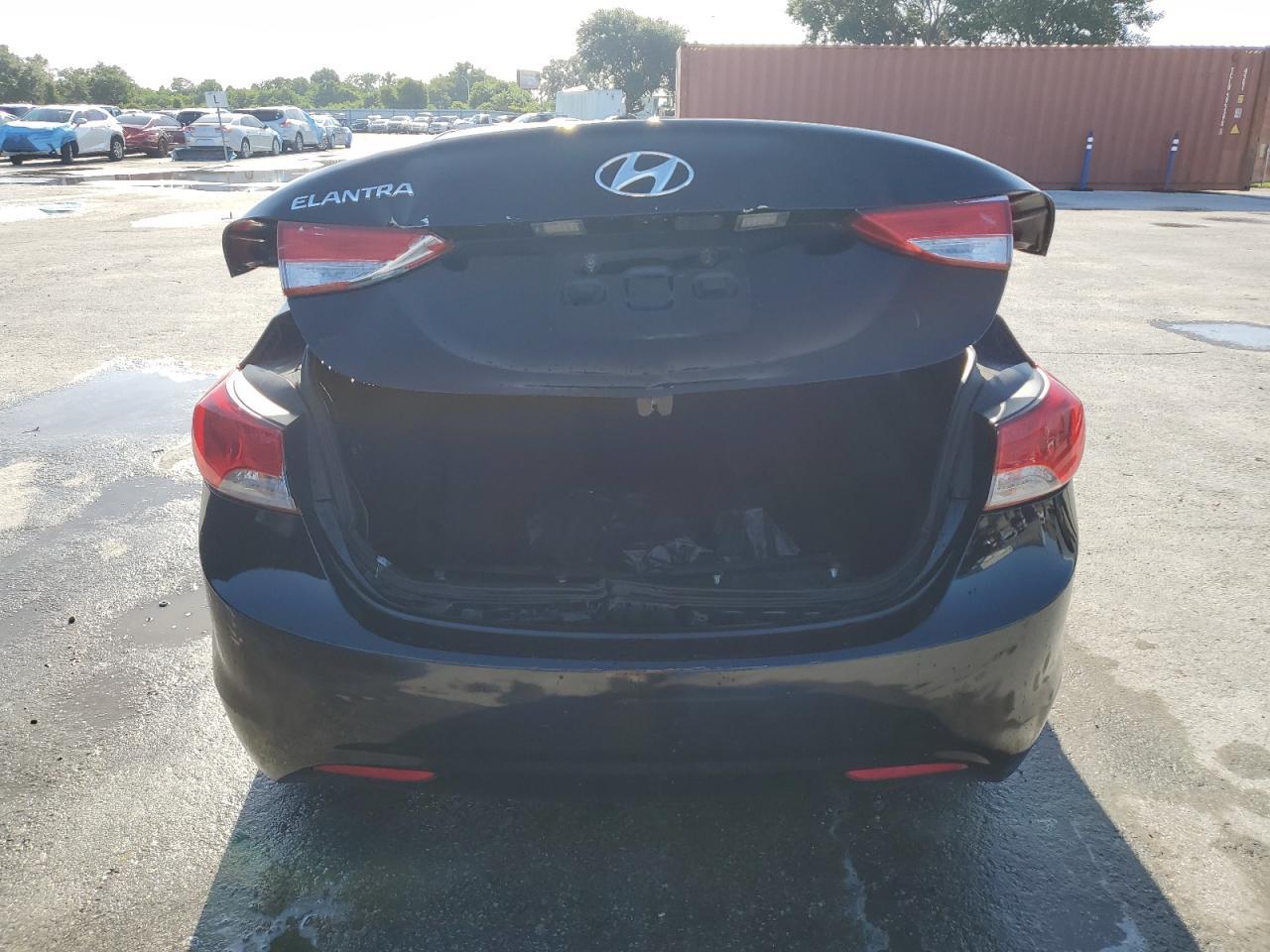 2013 HYUNDAI ELANTRA