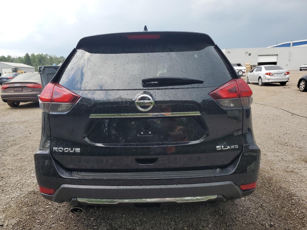 2017 NISSAN ROGUE