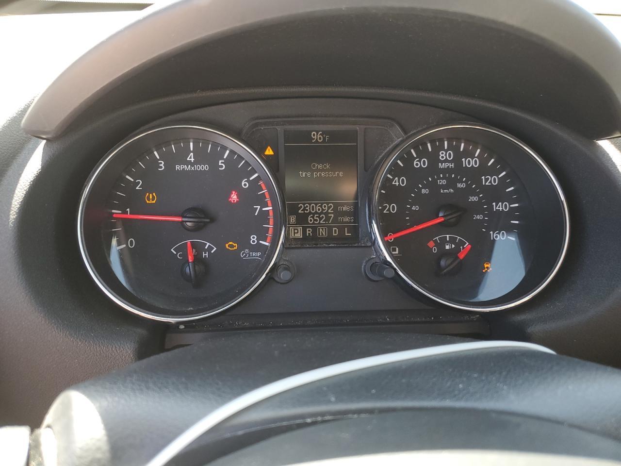 2015 NISSAN ROGUE