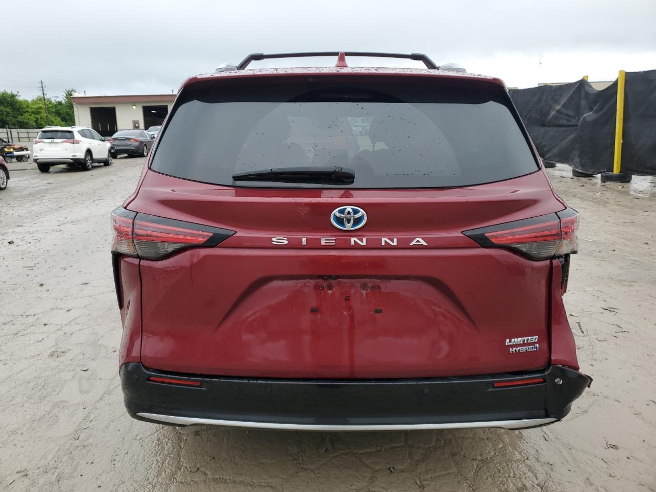 2021 TOYOTA SIENNA