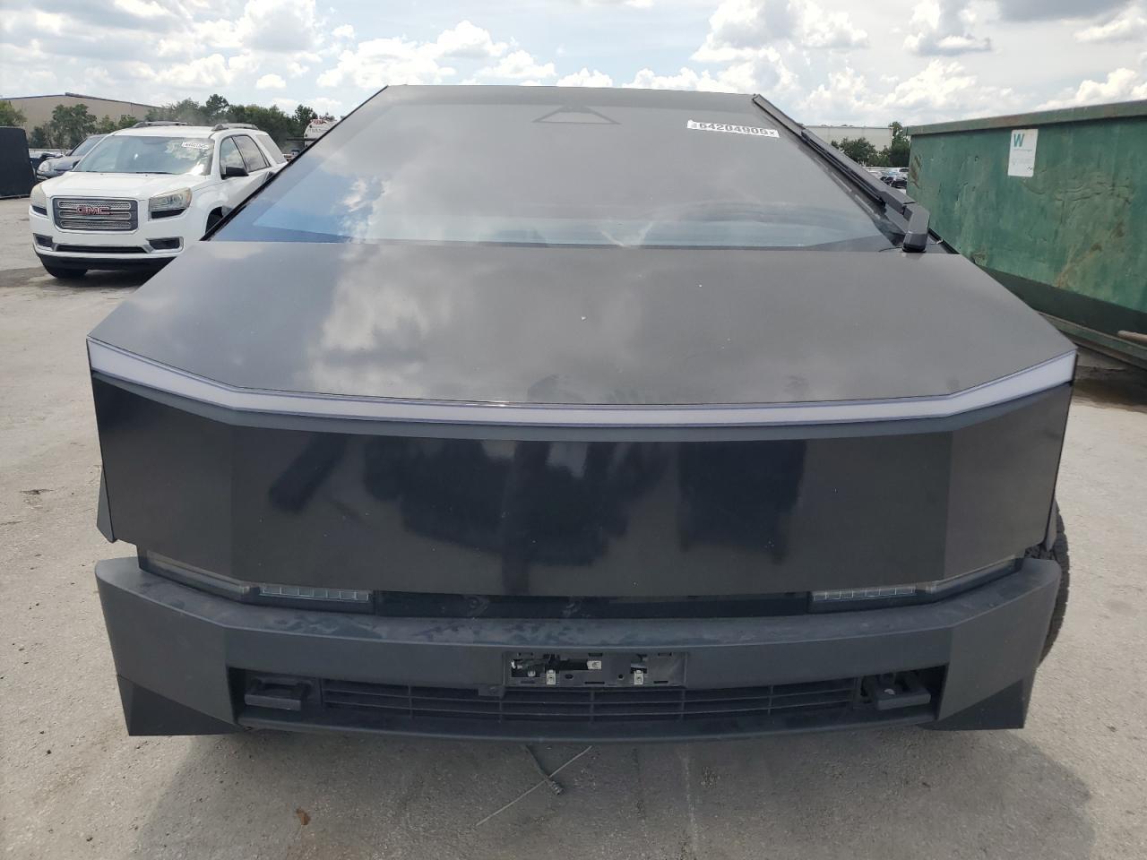 2024 TESLA Cybertruck