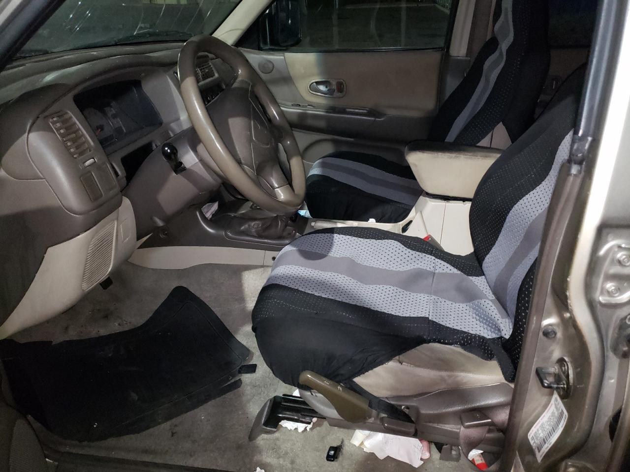 2003 MITSUBISHI Montero