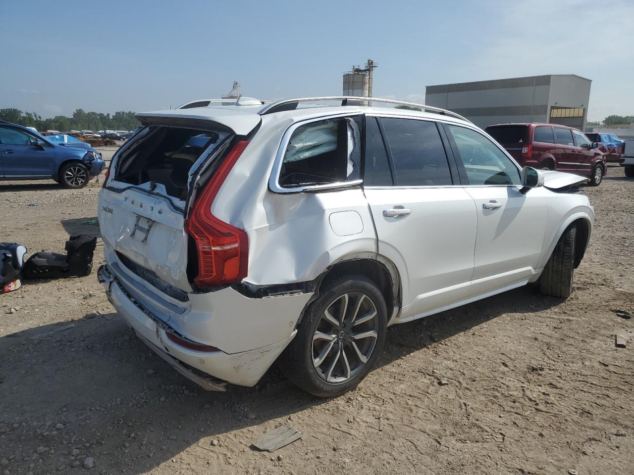2017 VOLVO XC90