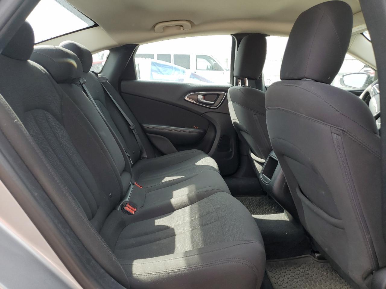 2015 CHRYSLER 200